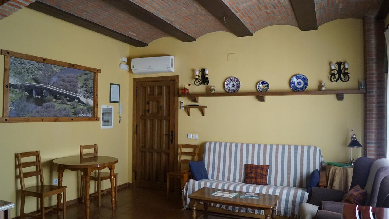 Apartamentos Rurales Monfraguee Torrejón el Rubio Eksteriør billede