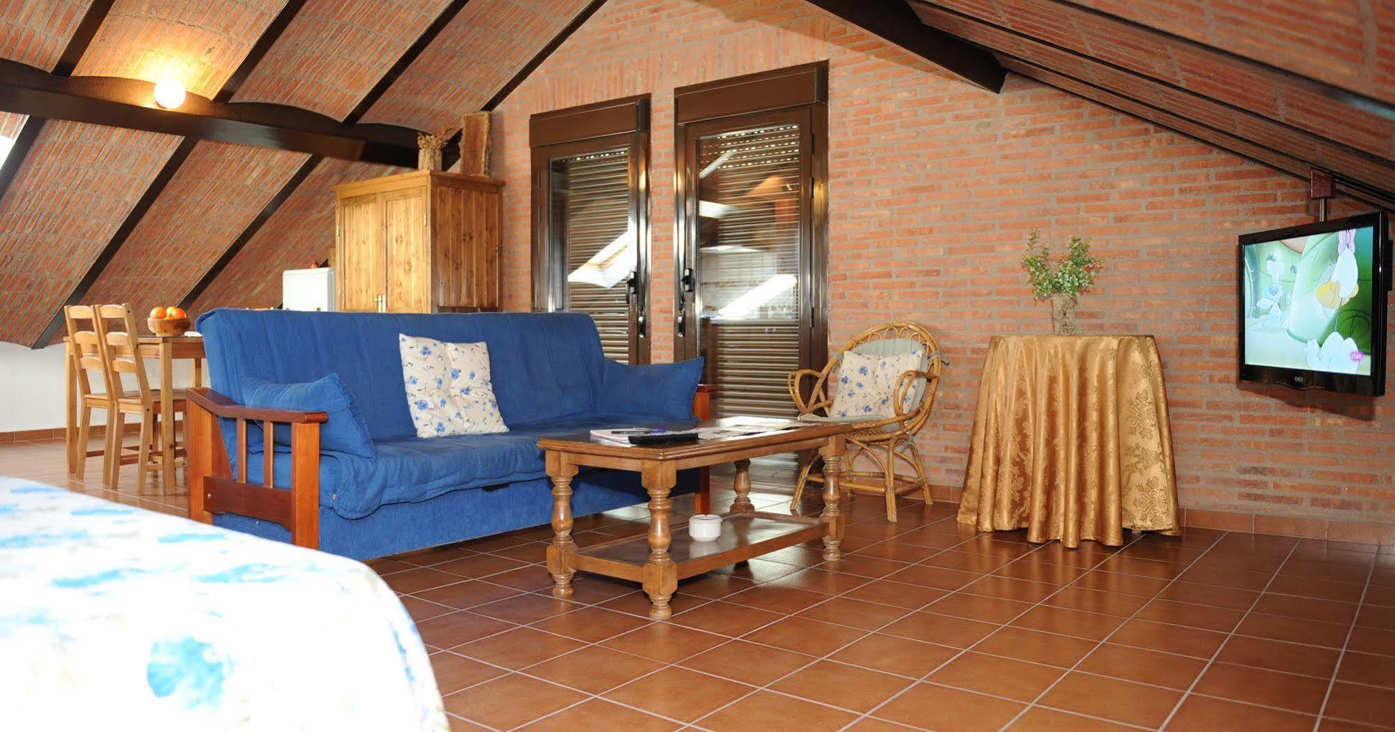 Apartamentos Rurales Monfraguee Torrejón el Rubio Eksteriør billede